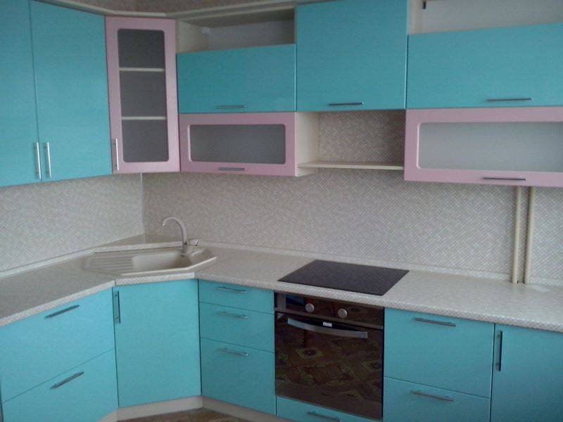 голубая угловая кухня в Архангельске