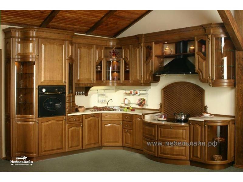 классическая кухня из массива дерева в Архангельске