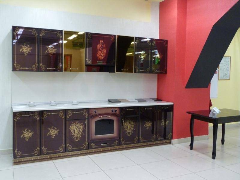 кухня прямая с рисунком из золота в Архангельске