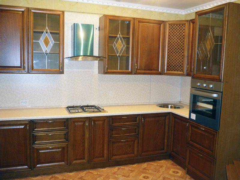 угловая классическая кухня в Архангельске