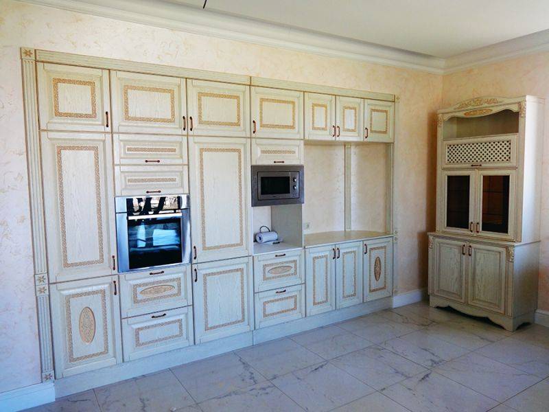 большая встроенная кухня в Архангельске