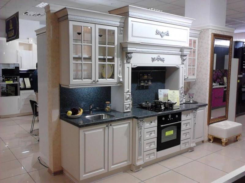 классическая прямая кухня в Архангельске