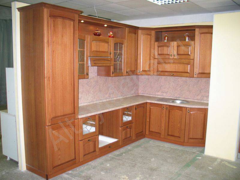 большая угловая кухня в Архангельске