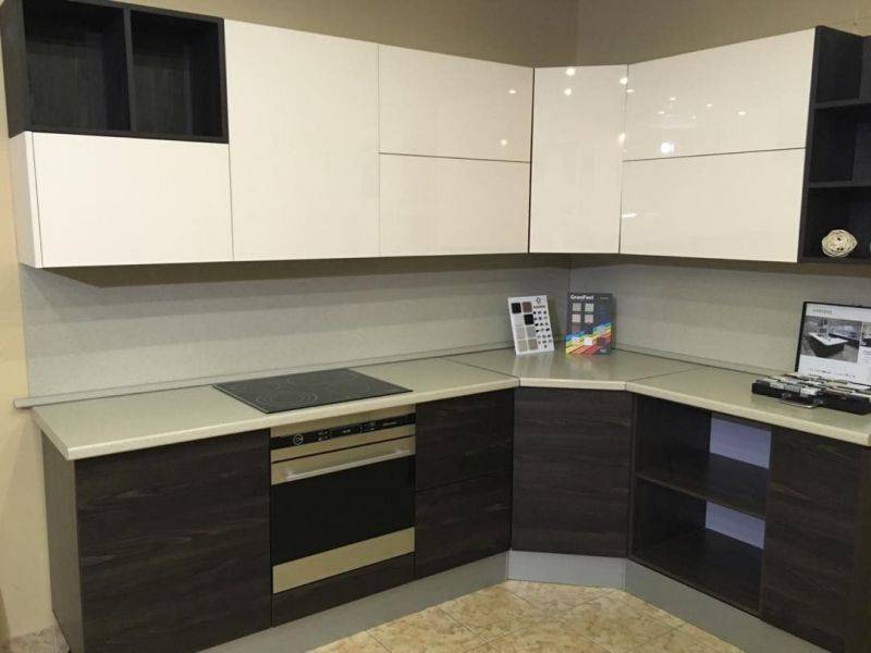 угловая кухня стильная в Архангельске