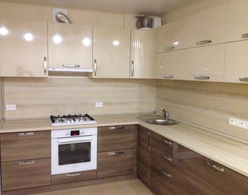 бежевая угловая кухня в Архангельске