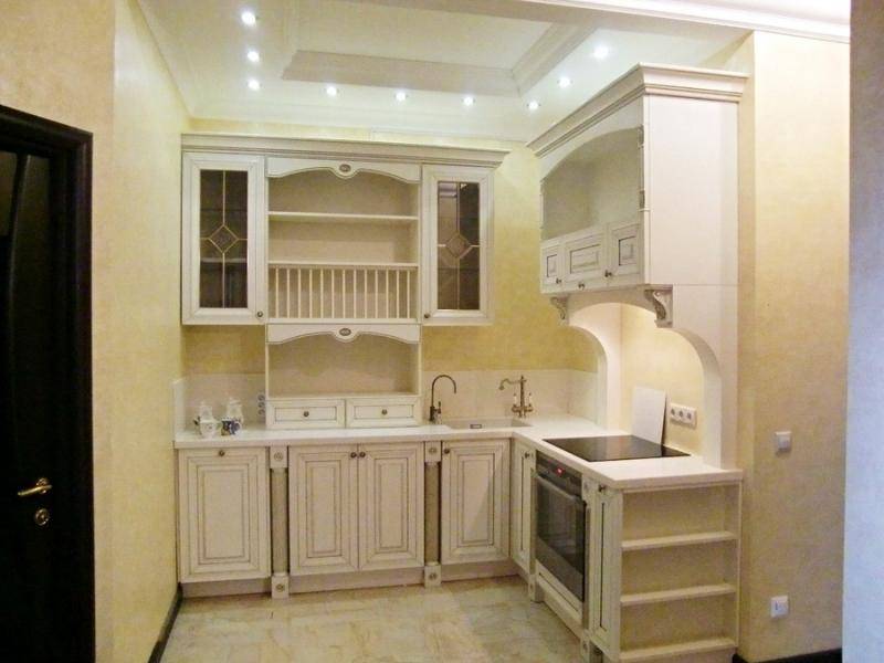 классическая угловая кухня в Архангельске