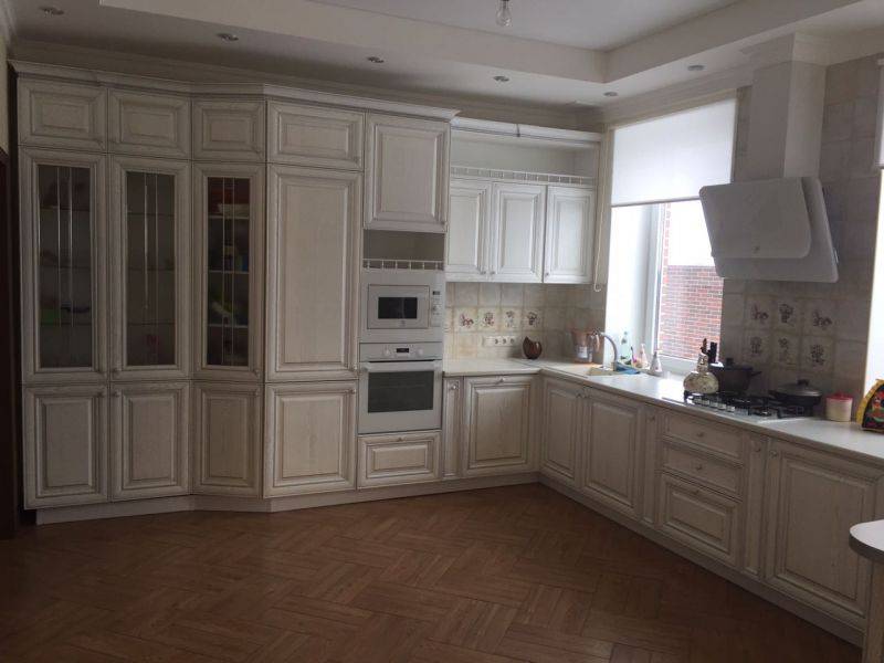классическая белая кухня в Архангельске