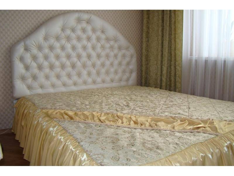 кровать с высоким изголовьем в Архангельске