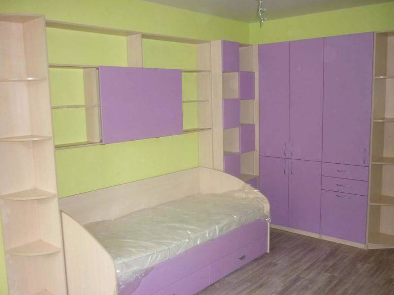 фиолетовая стенка в детскую в Архангельске