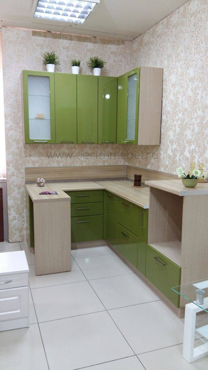 угловая кухня небольшая в Архангельске