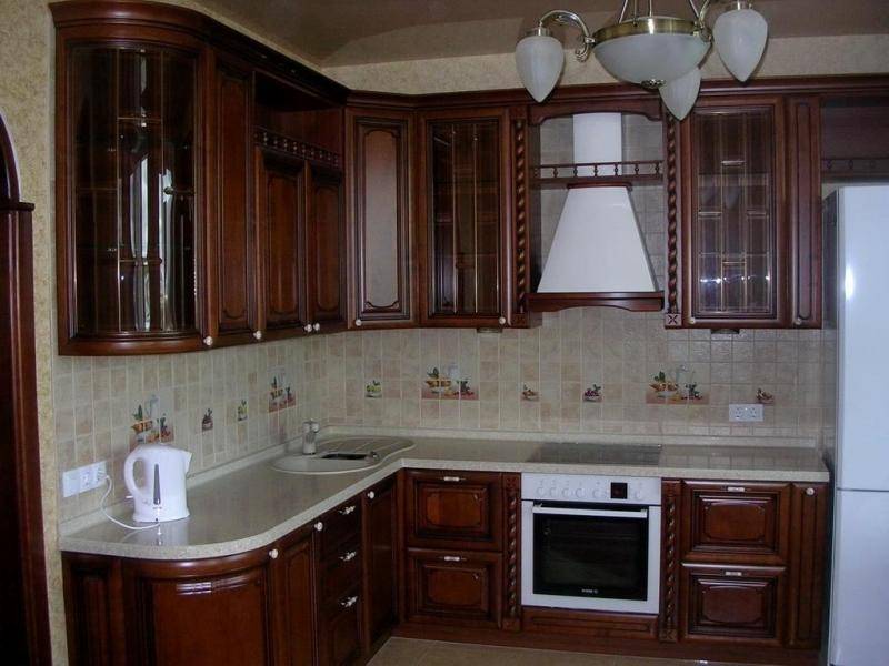 угловая классическая кухня в Архангельске