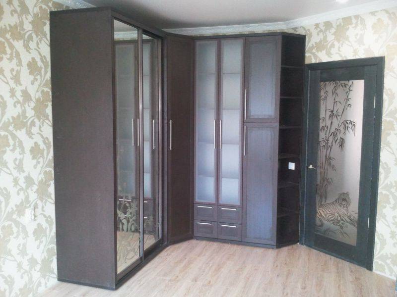 большой угловой шкаф в коридор в Архангельске