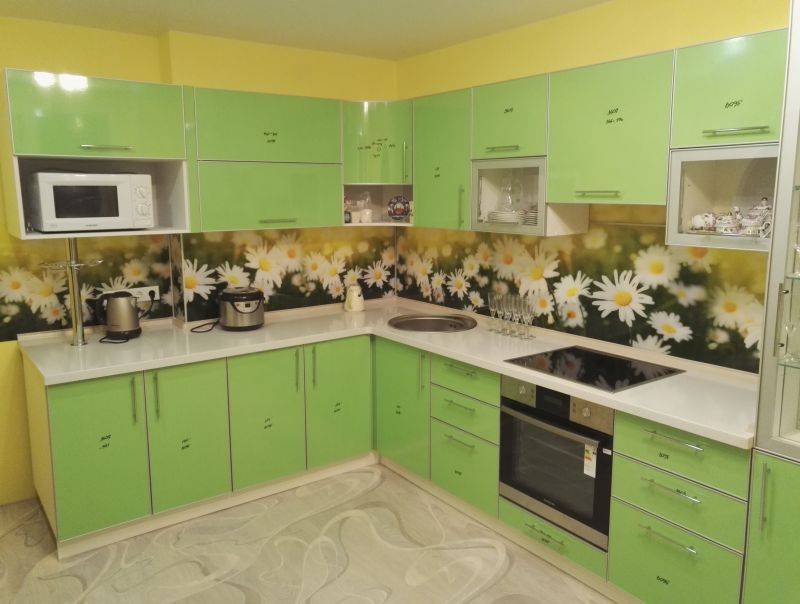 угловая кухня зеленая в Архангельске