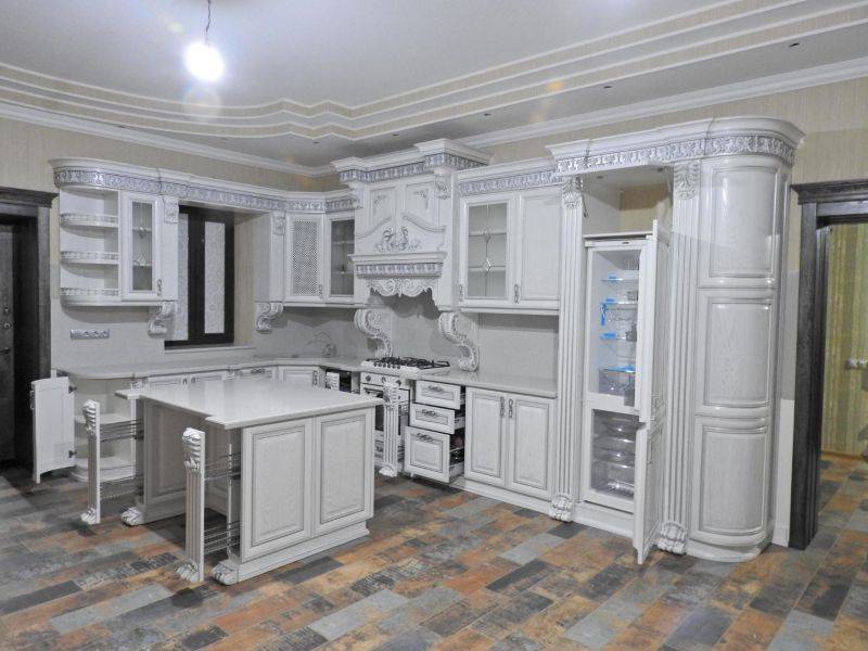 кухня угловая из массива классическая в Архангельске