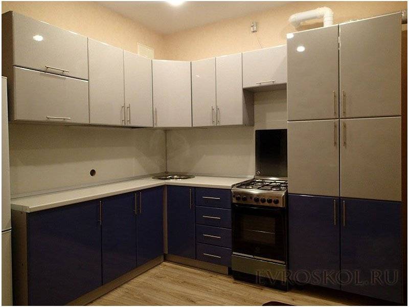 красивая угловая кухня в Архангельске