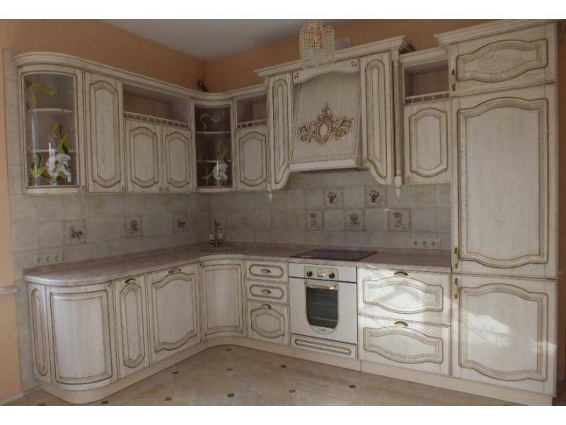 светлый кухонный гарнитур в Архангельске