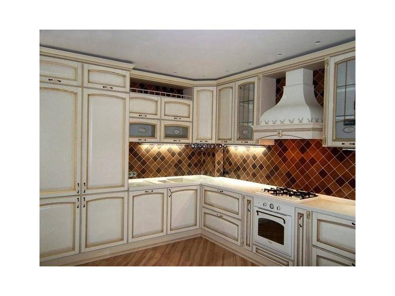 большая угловая кухня в Архангельске