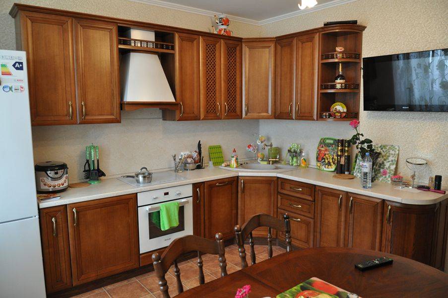 кухня с фасадом из массива ясеня т516 в Архангельске