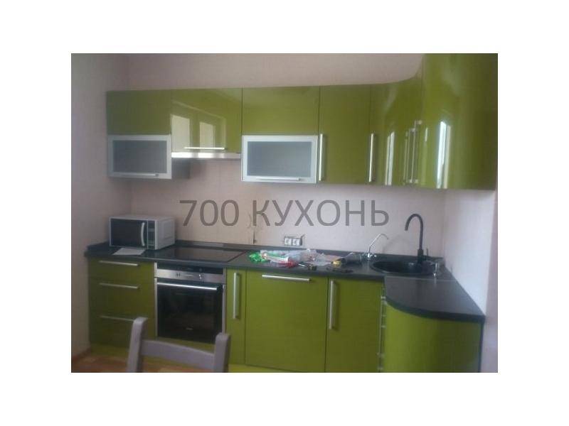 зеленая угловая кухня в Архангельске