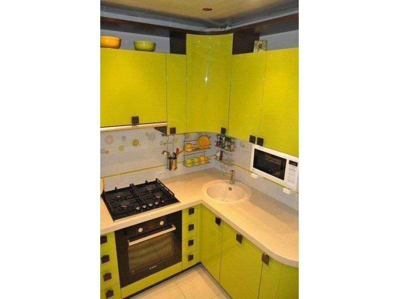 компактная кухня оливкового цвета в Архангельске
