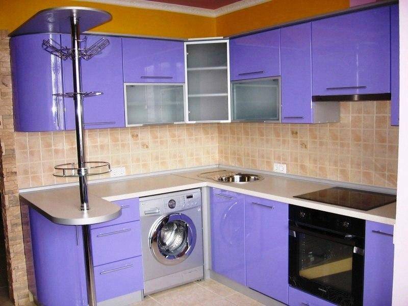 угловая фиолетовая кухня в Архангельске