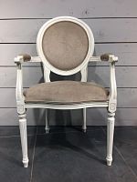 кресло с овальной спинкой «медальон», фасад снежный антик, ткань velvet lux 51 в Архангельске